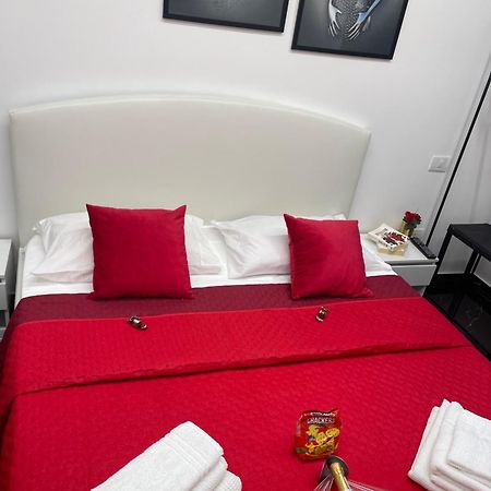 فندق Lux House Naples Airport المظهر الخارجي الصورة