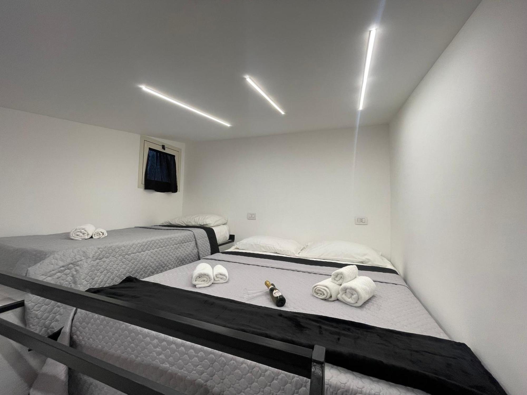 فندق Lux House Naples Airport المظهر الخارجي الصورة