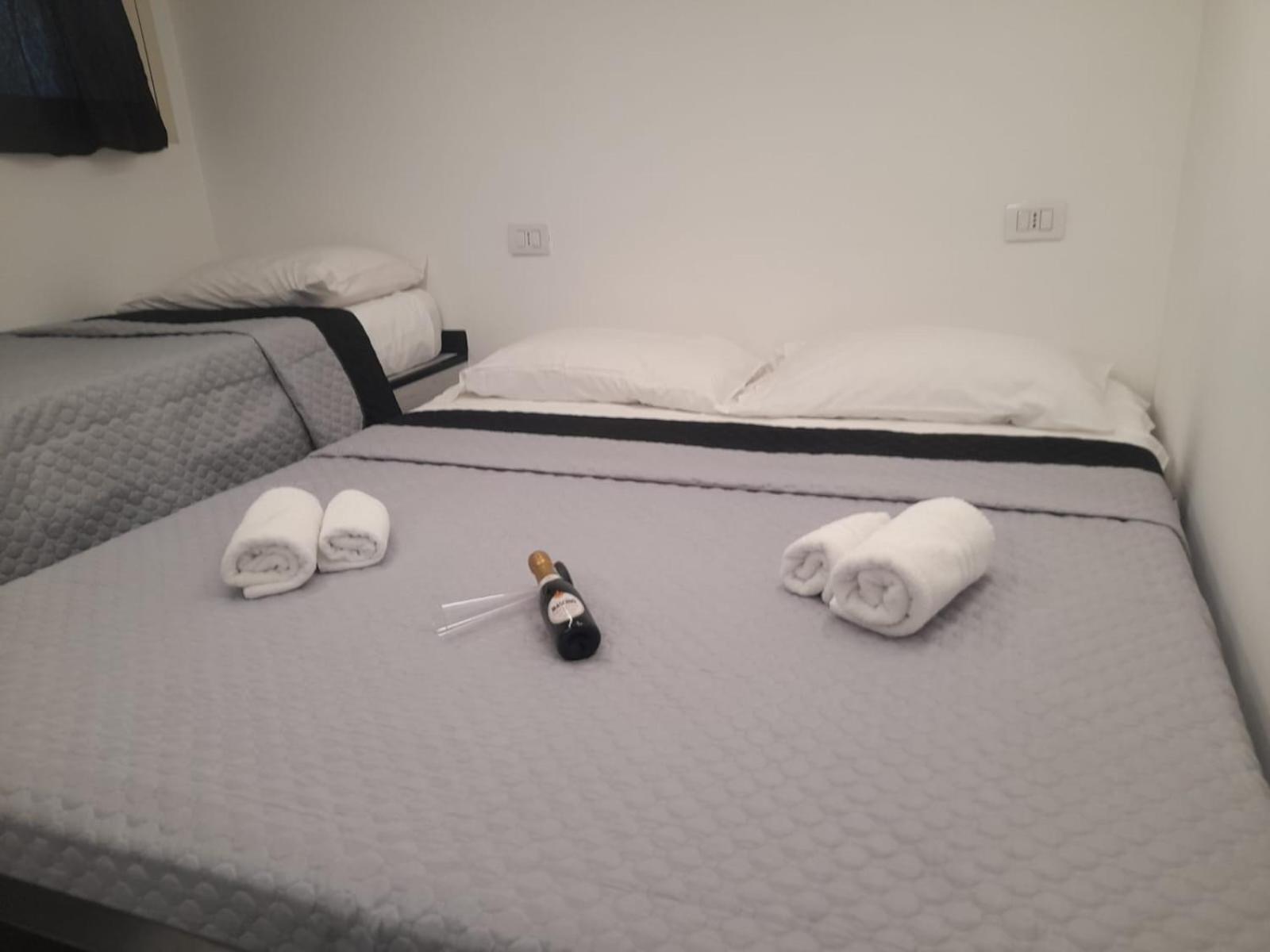 فندق Lux House Naples Airport المظهر الخارجي الصورة
