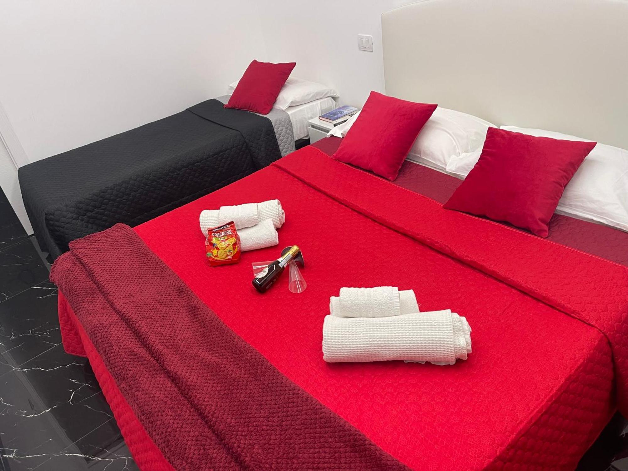 فندق Lux House Naples Airport المظهر الخارجي الصورة